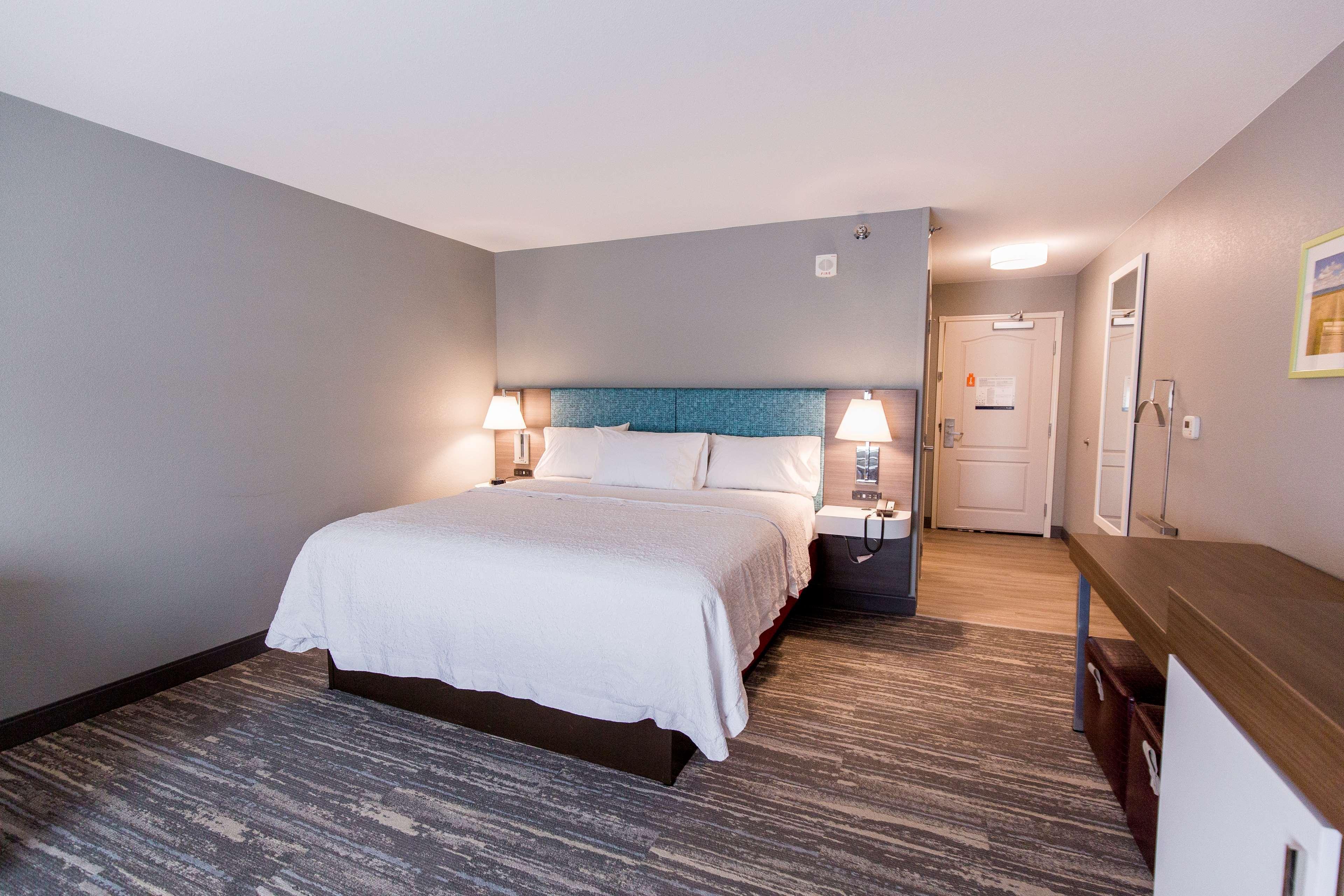 Hampton Inn Бисмарк Екстериор снимка