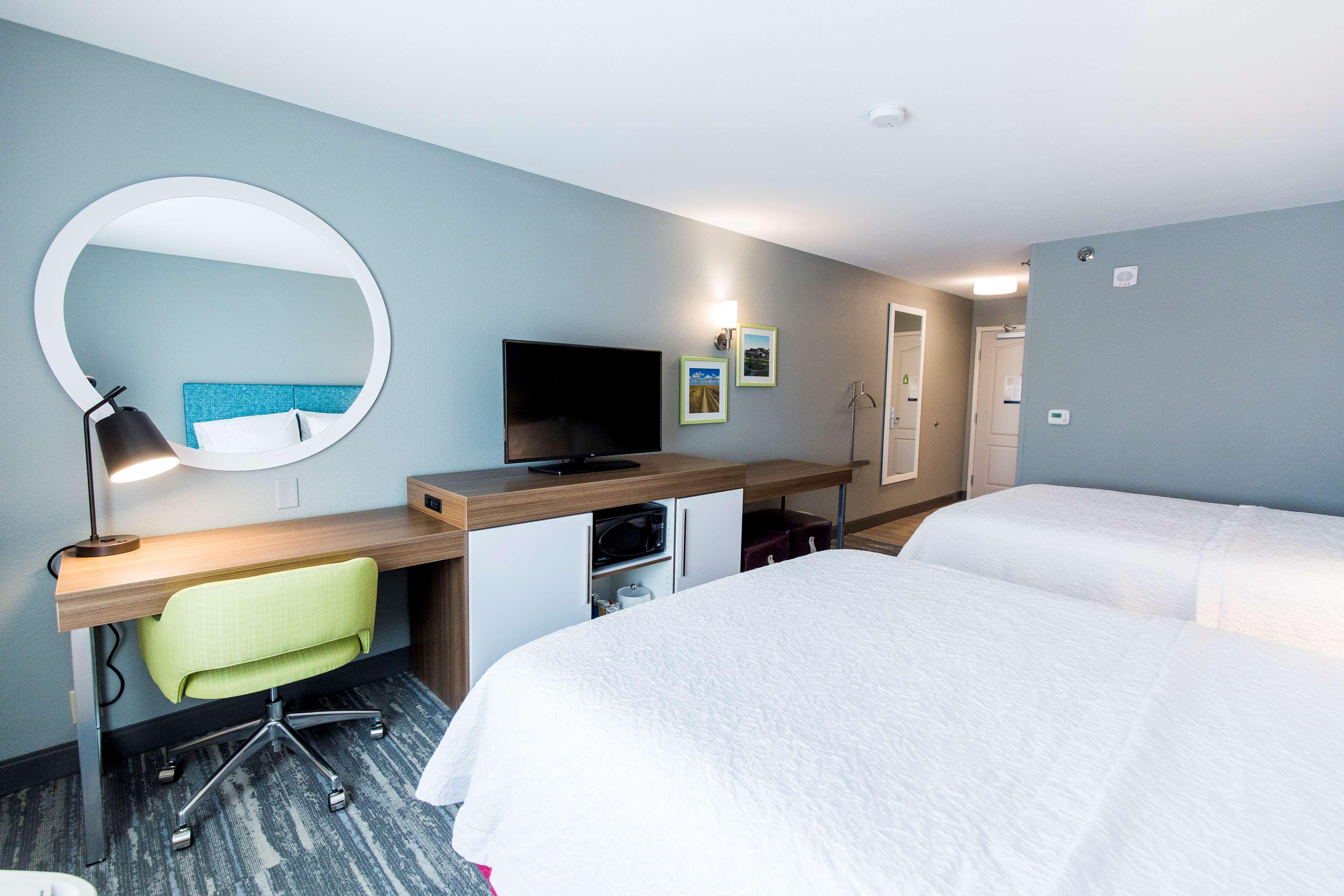 Hampton Inn Бисмарк Екстериор снимка
