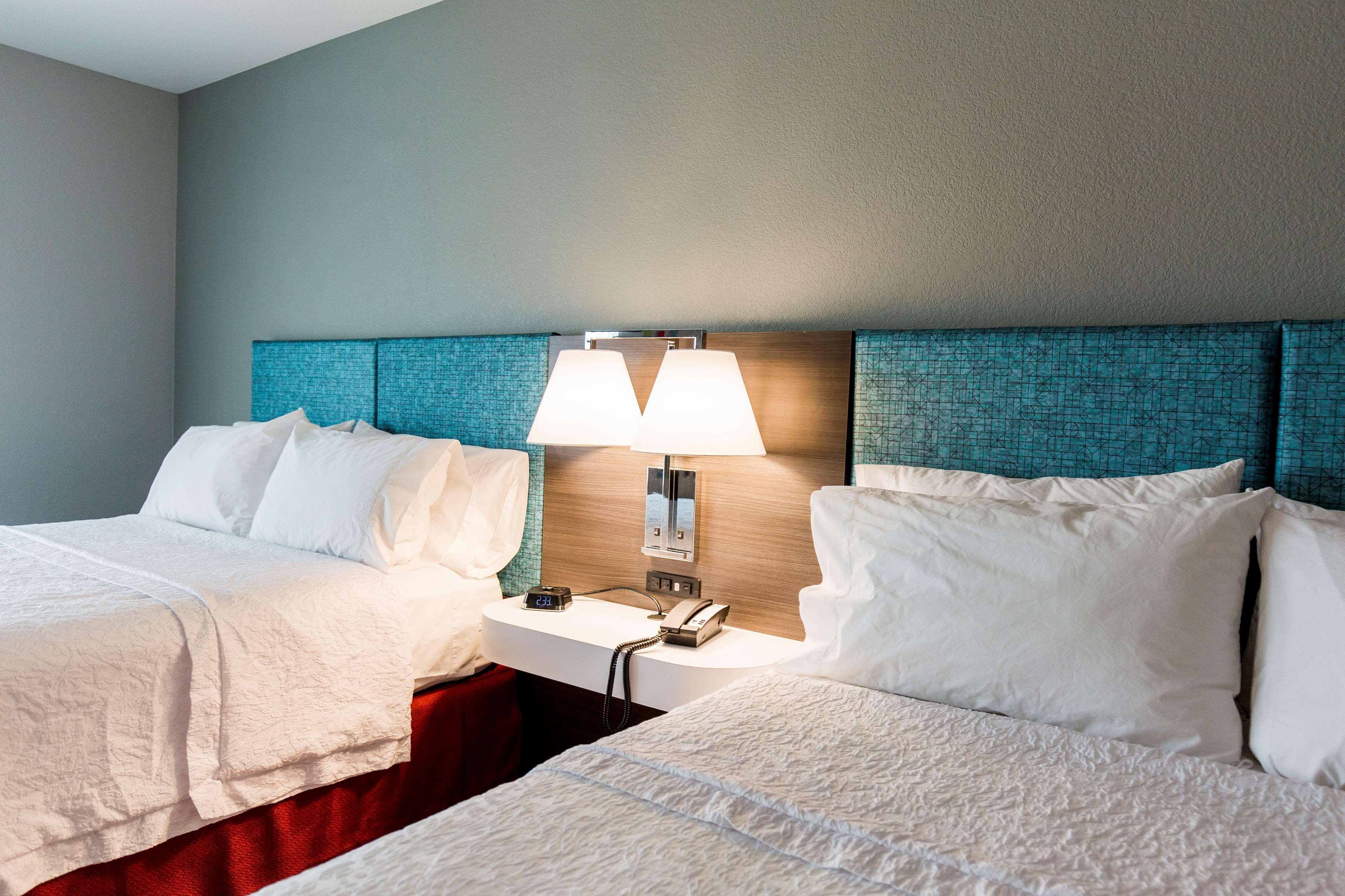 Hampton Inn Бисмарк Екстериор снимка