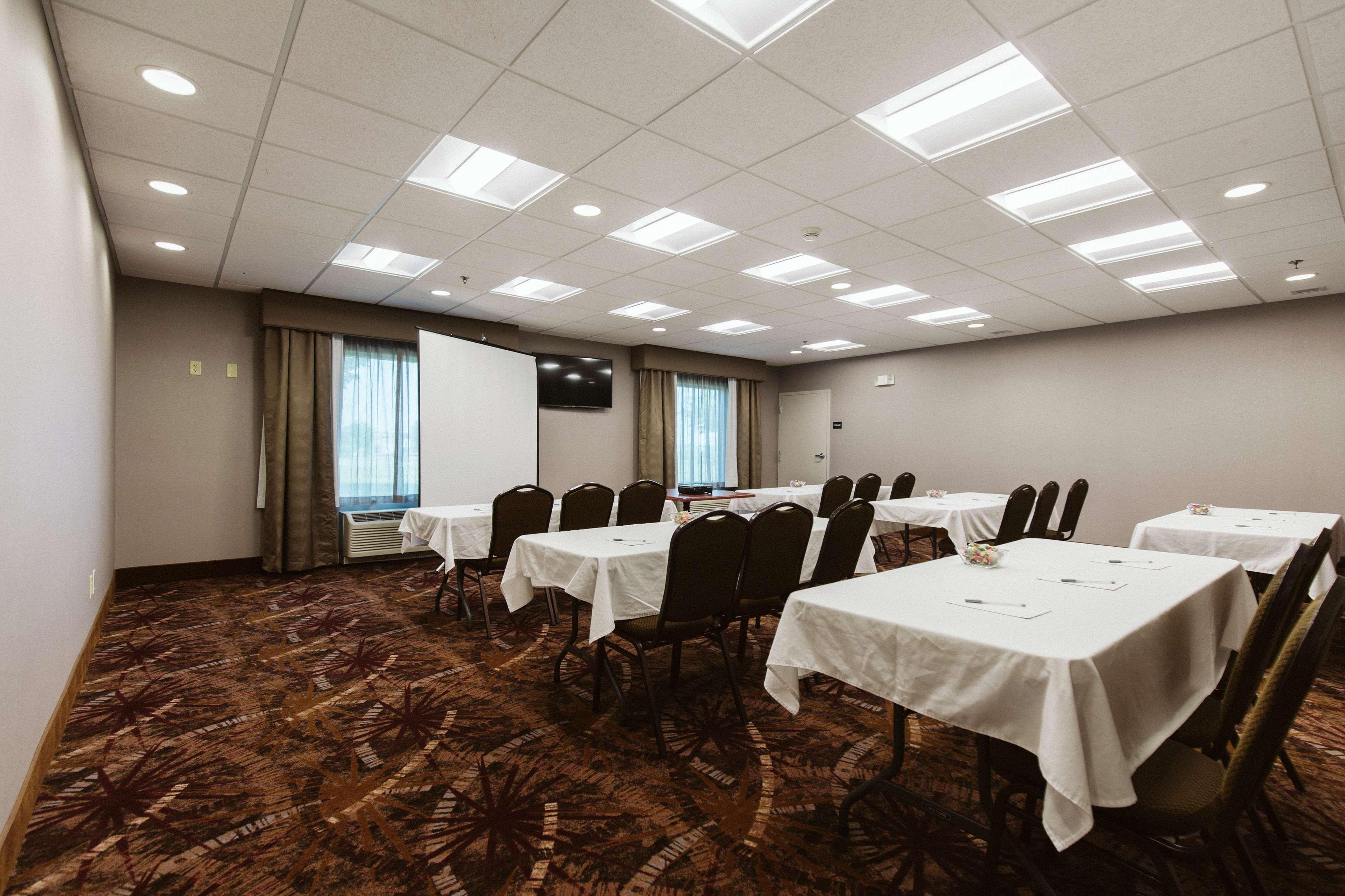 Hampton Inn Бисмарк Екстериор снимка