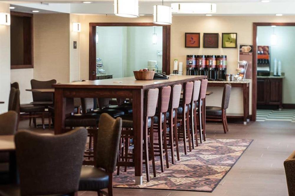 Hampton Inn Бисмарк Интериор снимка