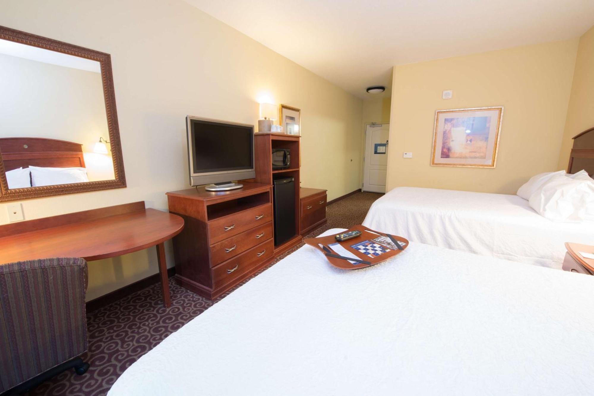 Hampton Inn Бисмарк Екстериор снимка
