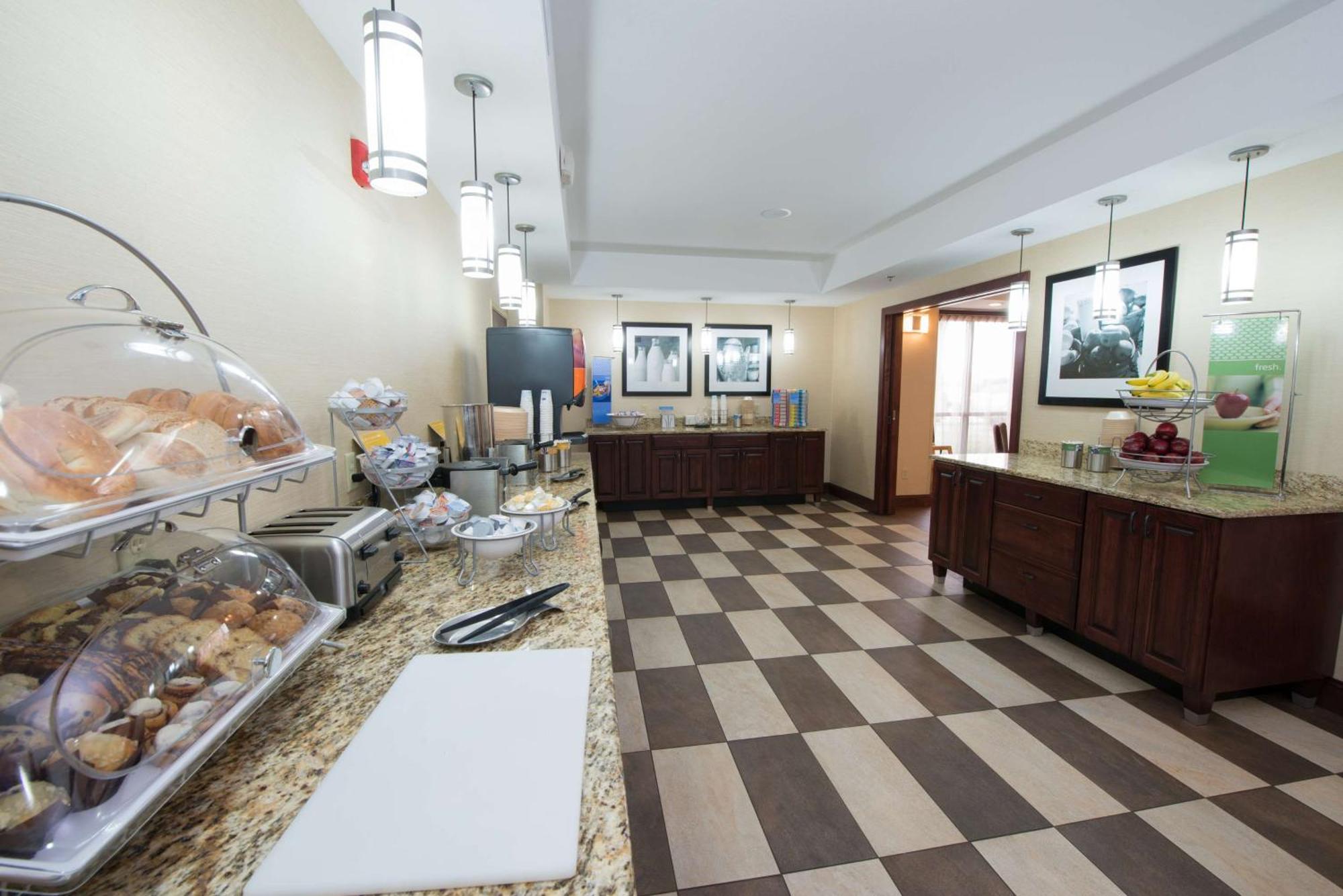 Hampton Inn Бисмарк Екстериор снимка