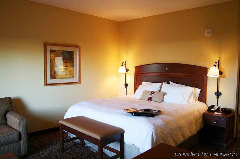 Hampton Inn Бисмарк Стая снимка