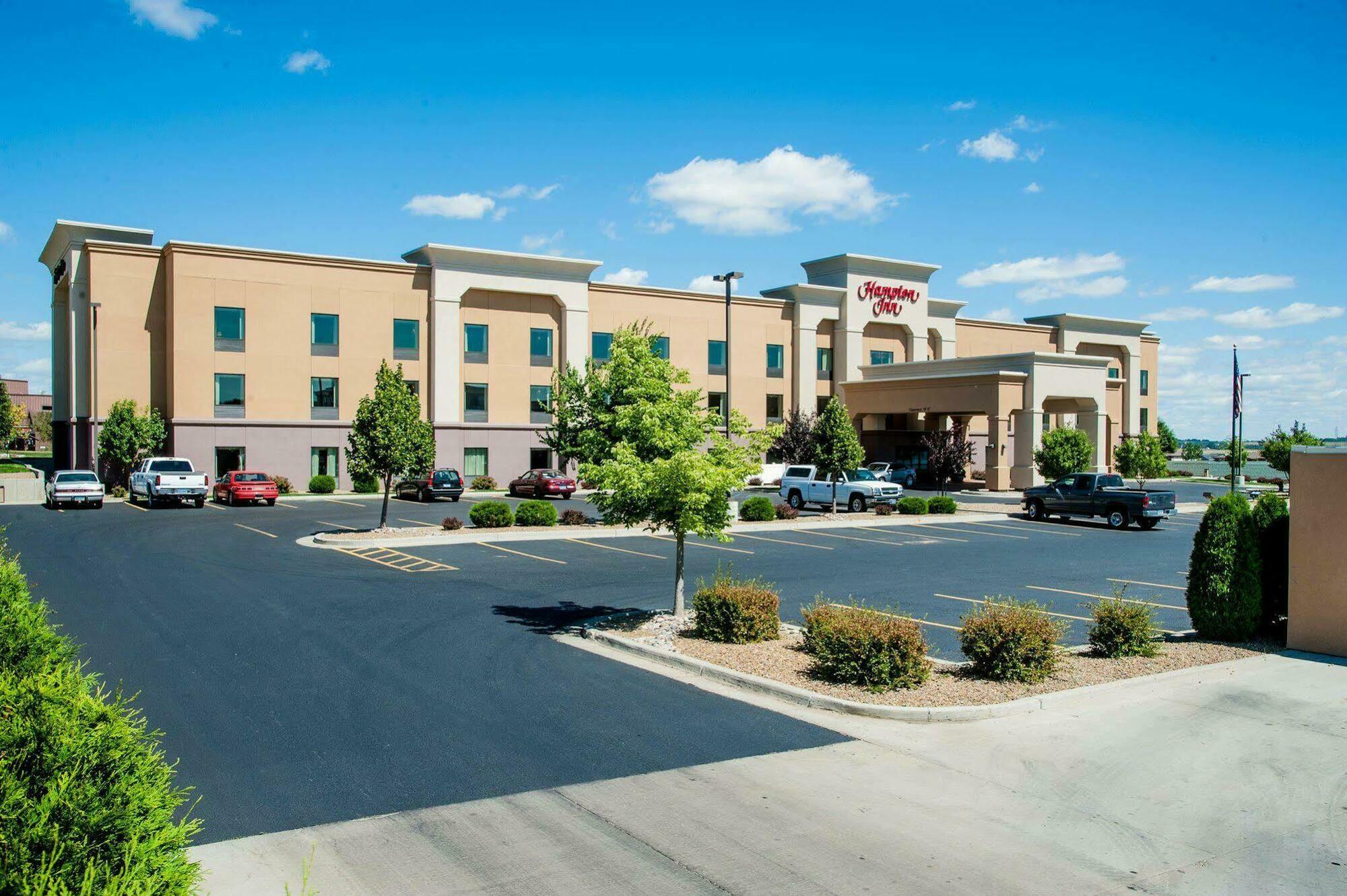 Hampton Inn Бисмарк Екстериор снимка